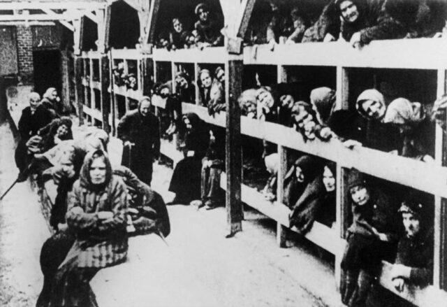 Heute in der Geschichte: 27. Januar, Konzentrationslager Auschwitz und Birkenau, die von sowjetischen Truppen befreit wurden

