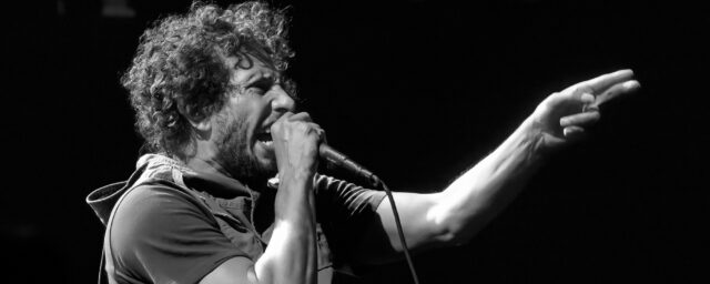 Rage Against the Machine feiert den Arbeitsweg des Aktivisten Leonard Peltier, 80

