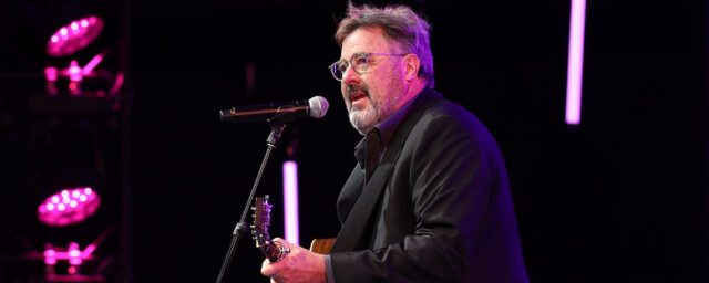 Der Ray-Price-Tribute-Song Vince Gill war „äußerst skeptisch“ gegenüber der Aufnahme

