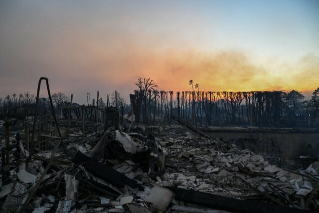 6.000 Hollywood -Arbeiter fordern die Produktionen auf, in Los Angeles zu bleiben, um der Stadt zu helfen, sich nach Waldbränden wieder aufzubauen

