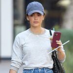 Kreieren Sie den schmeichelhaften Look der Jeans mit weitem Bein von Lucy Hale für 40 $!