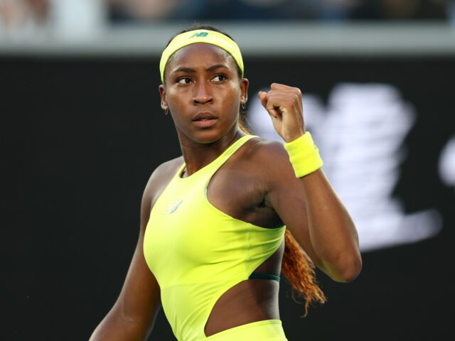 Gauff dominiert Fernandez bei den Australian Open, doch Osaka scheidet verletzt aus

