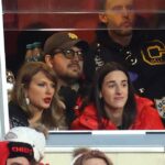 Caitlin Clark und Taylor Swift feuern Travis Kelce während des NFL-Playoff-Spiels an