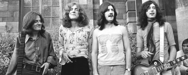 3 der besten klassischen Rock -Eröffnungszeilen von Led Zeppelin -Songs

