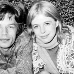 Mick Jagger, Mitglieder der Rolling Stones, und Metallica Tribut an die britische Sängerin / Schauspielerin der verstorbenen Marianne Faithfull