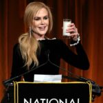 Moment, Nicole Kidman hat gerade zu Ehren von „Babygirl“ ein Glas Milch getrunken