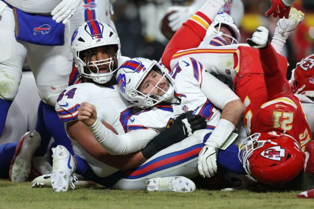 Josh Allen hat eine unglückliche Geschichte im Verlust für Chefs gemacht

