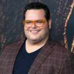 Josh Gad erläutert in seinen Memoiren „SNL“-Vorsprechen und die Zusammenarbeit mit Kevin Spacey