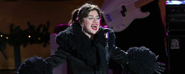 Fans von Kelly Clarkson fordern eine Zusammenarbeit von Billie Eilish nach diesem Traumcover "Birds of a Feather"

