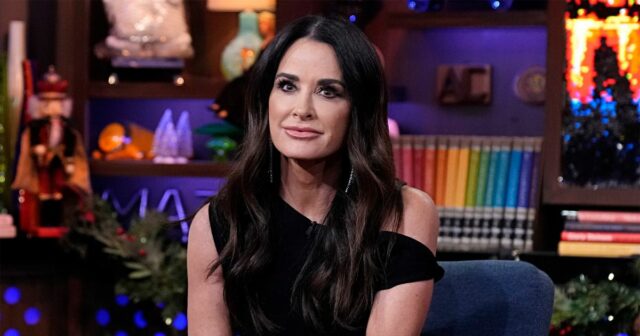 Kyle Richards durchbricht die 4. Wand, bevor er das Set von „RHOBH“ stürmt

