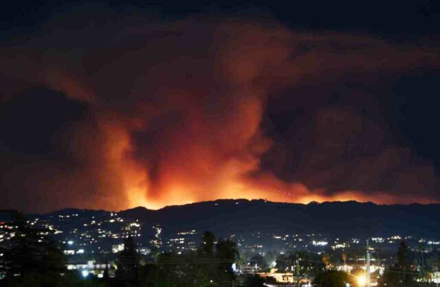 Die Evakuierungen nehmen im San Fernando Valley, Brentwood, zu, als das Feuer in Palisades an Tag 5 beginnt

