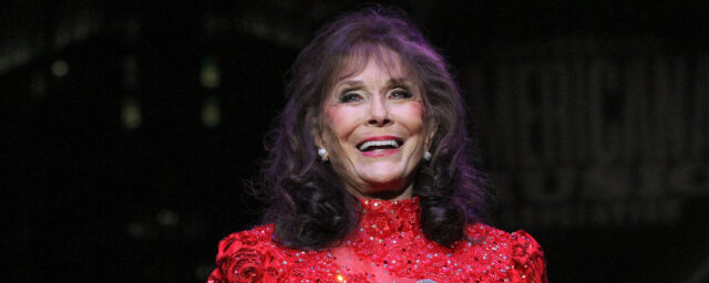 4 Loretta Lynn-Tracks, die Country-Musiknormen in Frage stellten

