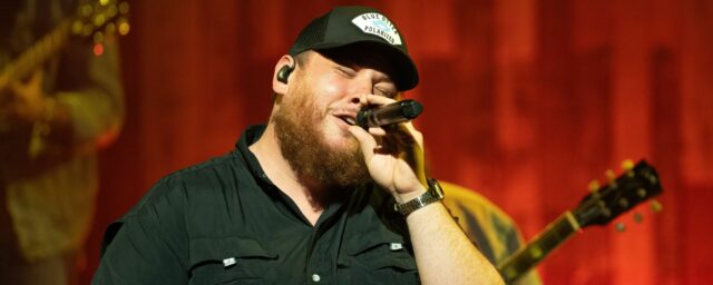 Luke Combs bietet dem neuseeländischen Publikum eine herzliche und einzigartige Ballade

