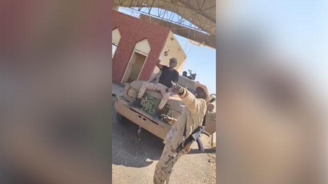 Die sudanesische Armee kämpft gegen die RSF um die Kontrolle über die Ölraffinerie in der Nähe von Khartum

