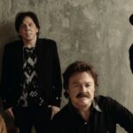 Die Doobie Brothers geben das Erscheinungsdatum ihres neuen Albums „Walk This Road“ bekannt; Hören Sie sich den Titeltrack mit Mavis Staples an