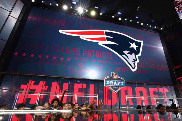 Adam Schefter zeigt im Draft große Besorgnis über die Patriots

