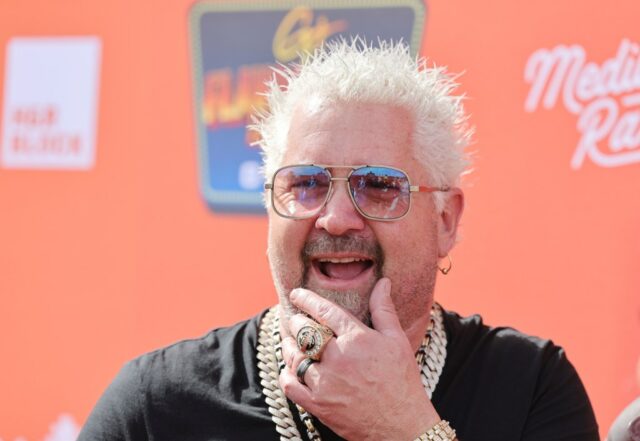 Horoskope 22. Januar 2025: Guy Fieri, konzentriere dich auf deine Ziele

