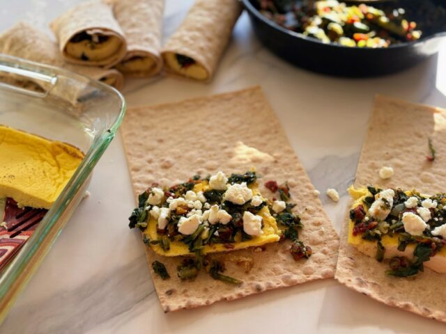 Schnellkochen: Spinat-Feta-Eier-Wraps zum Vorbereiten

