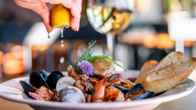 Krabbenliebhaber aufgepasst: Das Seafood & Sips Mendocino Fest findet vom 24. Januar bis 24. Februar statt. 2

