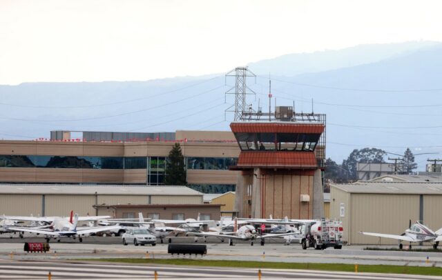 Der Kontrollturm am Flughafen San Carlos könnte bald nicht mehr nicht sicher sein, was zu Sicherheitsbedenken führt

