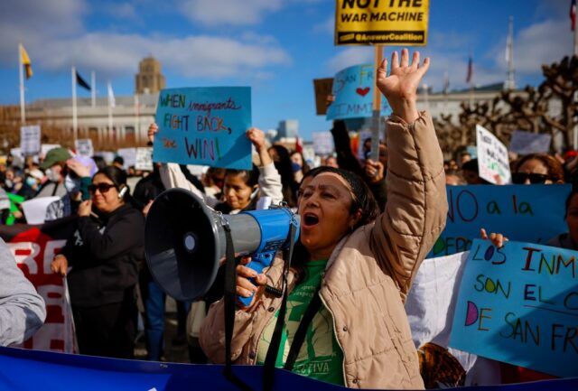 Vor der Amtseinführung finden in der Bay Area kleinere Anti-Trump-Proteste statt

