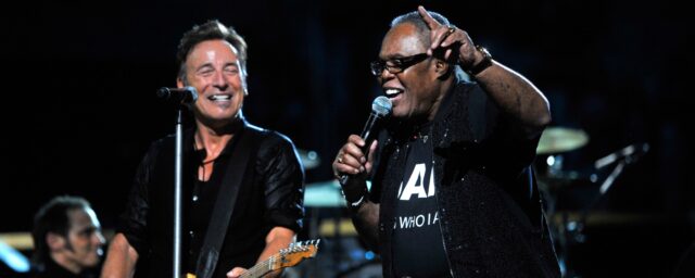 Bruce Springsteen würdigt den verstorbenen Sam Moore: „Es gibt einfach keinen anderen Klang wie Sams gefühlvollen Tenor“

