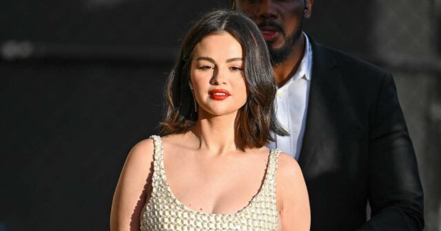 Es ist offiziell: Selena Gomez hat ihre Brautmode-Ära erreicht

