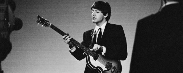 Paul McCartney zögerte zunächst, für die Beatles und das "Stigma an ihn gebunden" Bass zu spielen, das Bass spielte.

