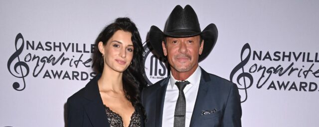 Sehen Sie sich den großartigen Auftritt von Tim McGraw und Tochter Faith Hill an, der Eltern zu Tränen rührte

