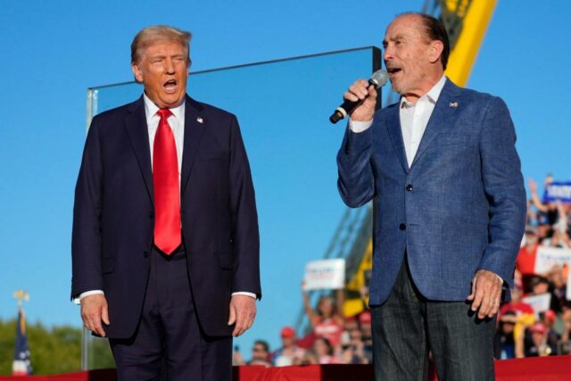 Fragen und Antworten: „God Bless the USA“-Sänger Lee Greenwood über Donald Trumps Amtseinführung und Bibeln

