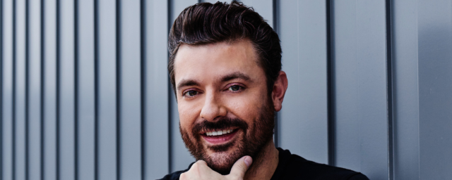 An Bord mit Country-Star Chris Young: Ich dachte, ich würde in seinem Flugzeug sterben und ein Leben voller anderer Erinnerungen

