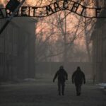 Die Befreiung von Auschwitz war vor 80 Jahren. Wie sich an das „Unvorstellbare“ erinnert, wird erinnert