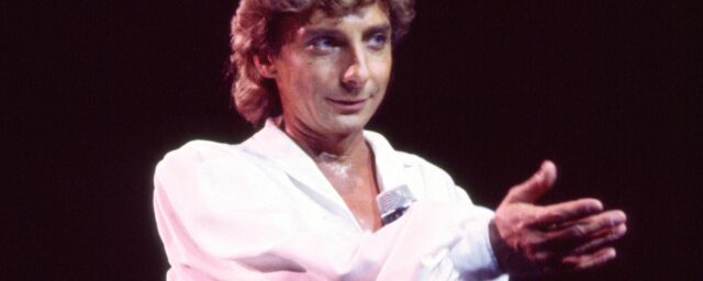 „You're Being Foolish“, die aufmunternde Ansprache von Tough Love, die Barry Manilow brauchte, um diesen augenzwinkernden Nr. 1-Hit aufzunehmen

