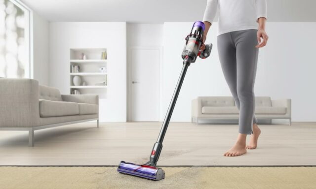 Dieser kabellose Stabstaubsauger von Dyson ist derzeit zum halben Preis erhältlich

