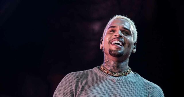 Chris Brown verklagt Warner Bros. 500 Millionen Dollar wegen sexueller Nötigung

