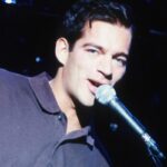 Erinnern Sie sich, als es Harry Connick Jr. gelang, sein Publikum mitten im Konzert zu täuschen, ohne dass es jemandem auffiel?