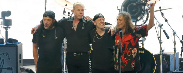 Metallica spendet 500.000 US-Dollar an gemeinschaftsorientierte gemeinnützige Organisationen, um bei der Bekämpfung von Waldbränden zu helfen

