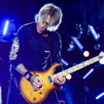 Keith Urban gibt sich beim ersten Konzert seit der Auflösung seiner Band offen zu Wort