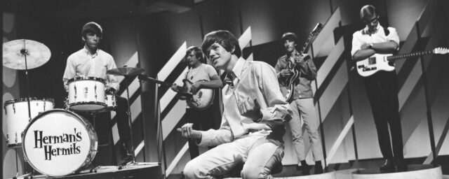 Er kam von der britischen Invasion: „Mrs. Brown, Sie haben eine schöne Tochter“, sagte die charmante Neuheit von Hermans Hermits

