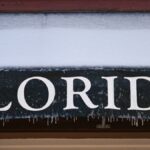 Der Schnee in Florida sieht unwirklich aus. Schauen Sie sich in den sozialen Medien die wildesten Fotos vom Wintersturm an