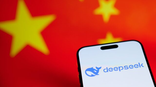 Deepseek AI wird mit der roten Fahne aus der roten Fahne aus Italien und Irland getroffen

