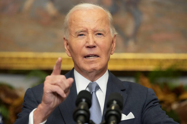 Biden gewährt 2.500 Menschen, die wegen gewaltloser Drogenverbrechen verurteilt wurden, Gnade

