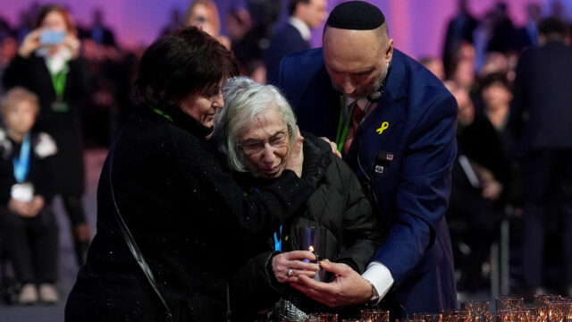 Auschwitz Survivor erinnert an den 80. Jahrestag der Befreiung des Lageres

