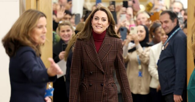 Der Rollkragenpullover von Kate Middleton ist ausverkauft – kaufen Sie jetzt einen Lookalike für 17 US-Dollar

