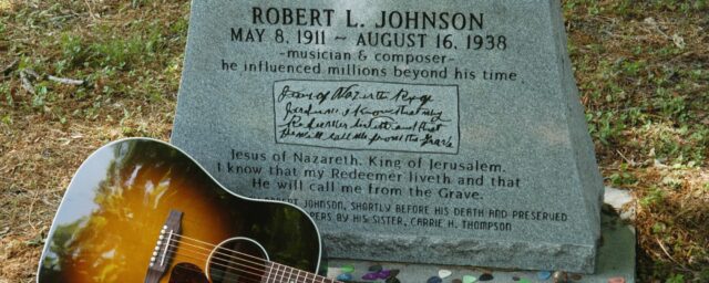 Das böse Geheimnis von Robert Johnson, dem Mann, der seine Seele verkaufte, um eine Blueslegende zu werden

