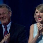 Taylor Swift Trolle 'Vater mit einem falschen hohen Gesicht vor dem Super Bowl