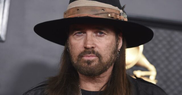 „Du bist nicht gesund“: Billy Ray Cyrus‘ Sohn Trace appelliert öffentlich an die Sängerin, sich Hilfe zu holen

