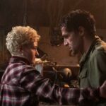 Kritik: Christopher Abbott und Julia Garner sitzen in einem „Wolf Man“-Heuler fest