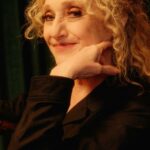 Warum es für Carol Kane so befreiend war, einen 70-jährigen Bat-Mizwa-Schüler zu spielen