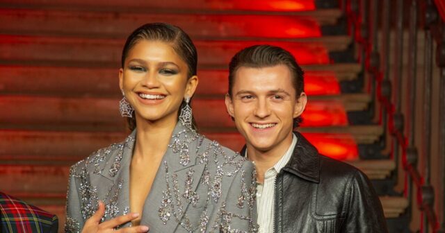 Berichten zufolge sind Zendaya und Tom Holland inmitten dieser Golden Globes-Gerüchte verlobt

